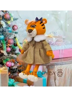 Мягкая игрушка Тигрица в пальто 55 см